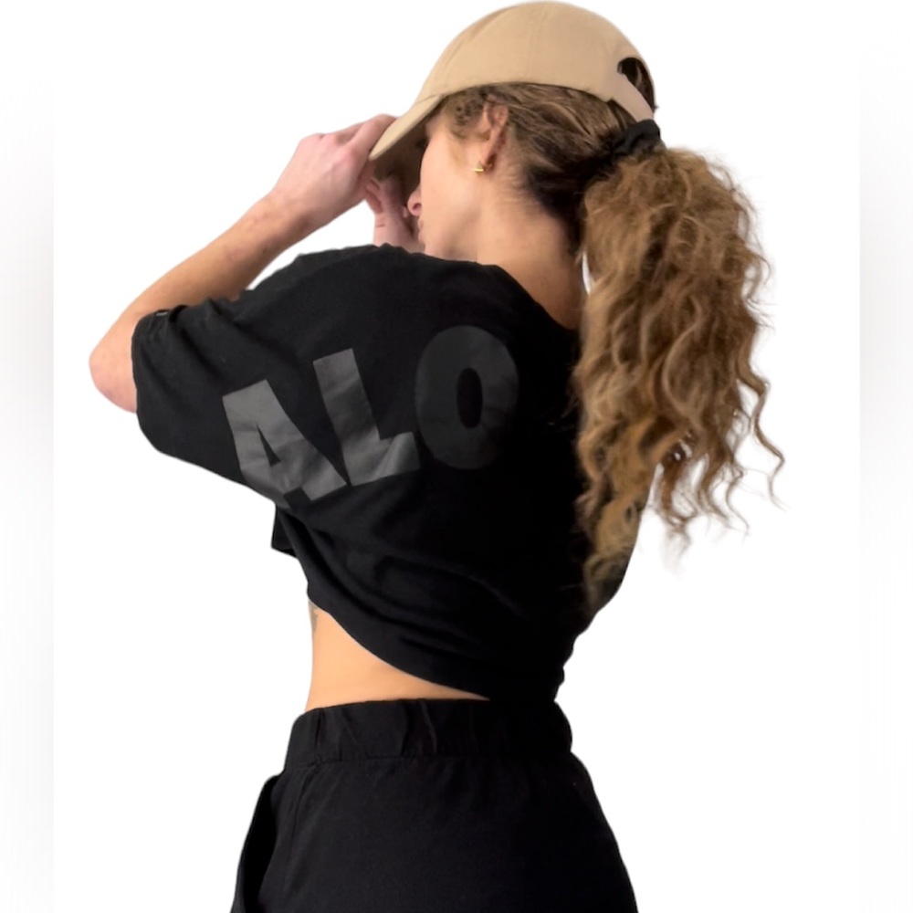 Alo yoga cropped t shirt